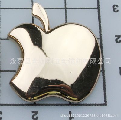 匠心铸就品质 解析苹果装饰扣在服装箱包中的独特魅力